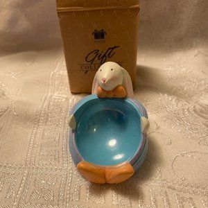 Vtg Avon Gift Collection Eggs to You Egg Holder Bunny Seated.  Cute bunny NWOT